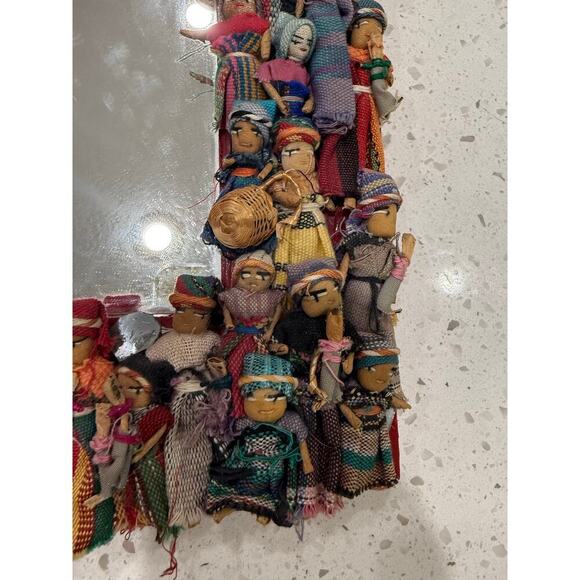 Guatemalan vintage made worry, dolls, framed mirror - Picture 6 of 10